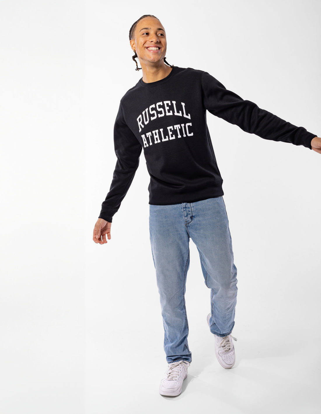 Pánské Svetr S Výstřihem Do Posádky Russell Athletic Core Arch Černé | MCD-430187